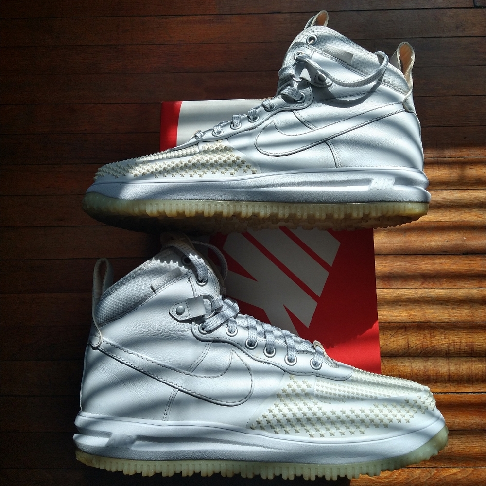 Nike - Picture 2 of 6